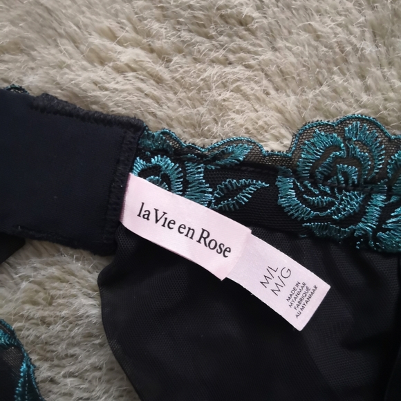 La vie en rose garter - Picture 2 of 2